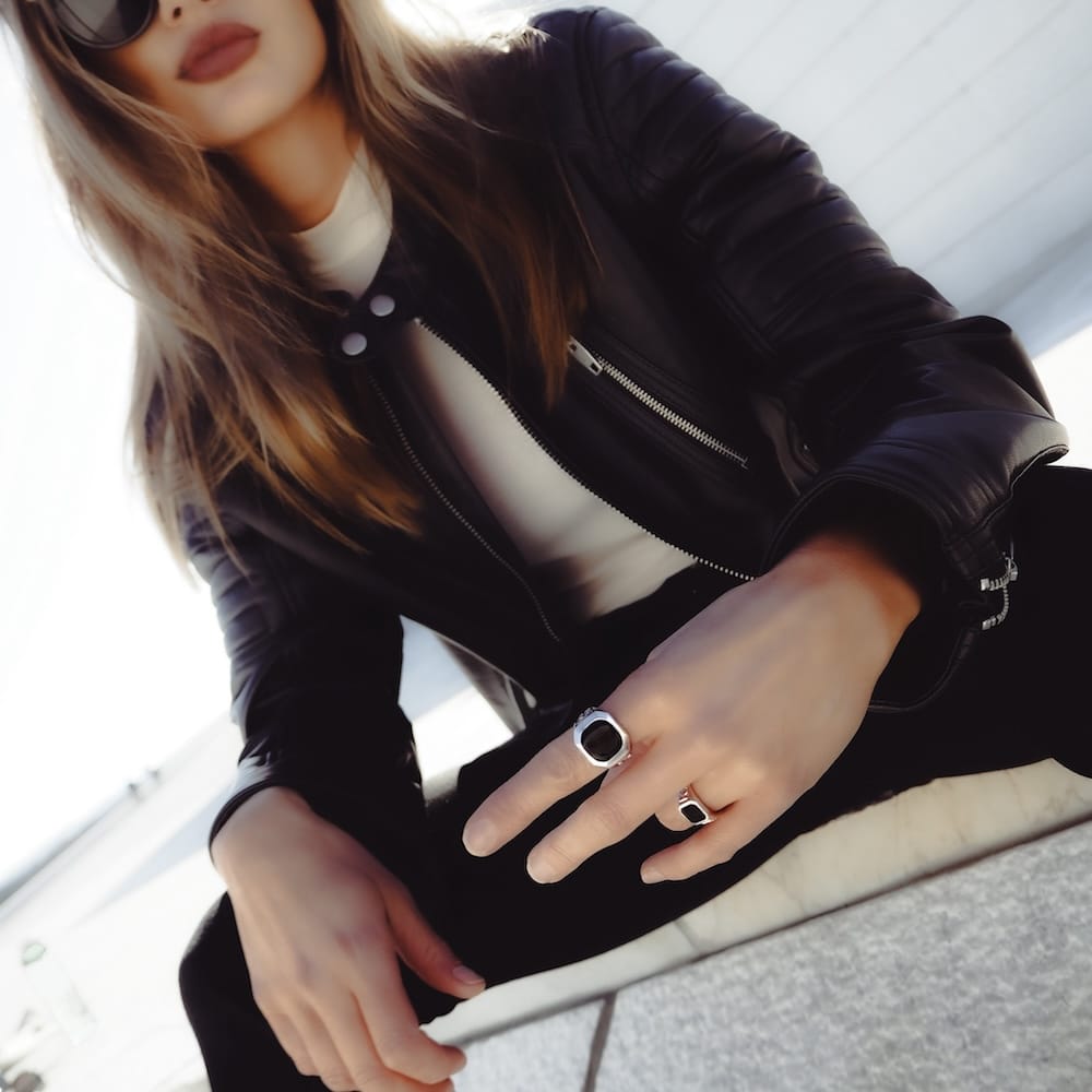 Octa Petit Signet Ring Black - Image 5