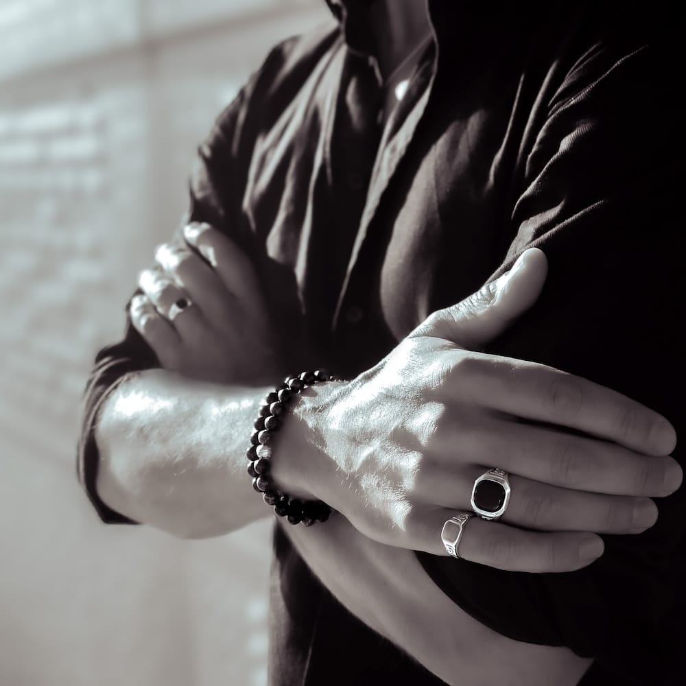 Octa Signet Ring Black - Image 7