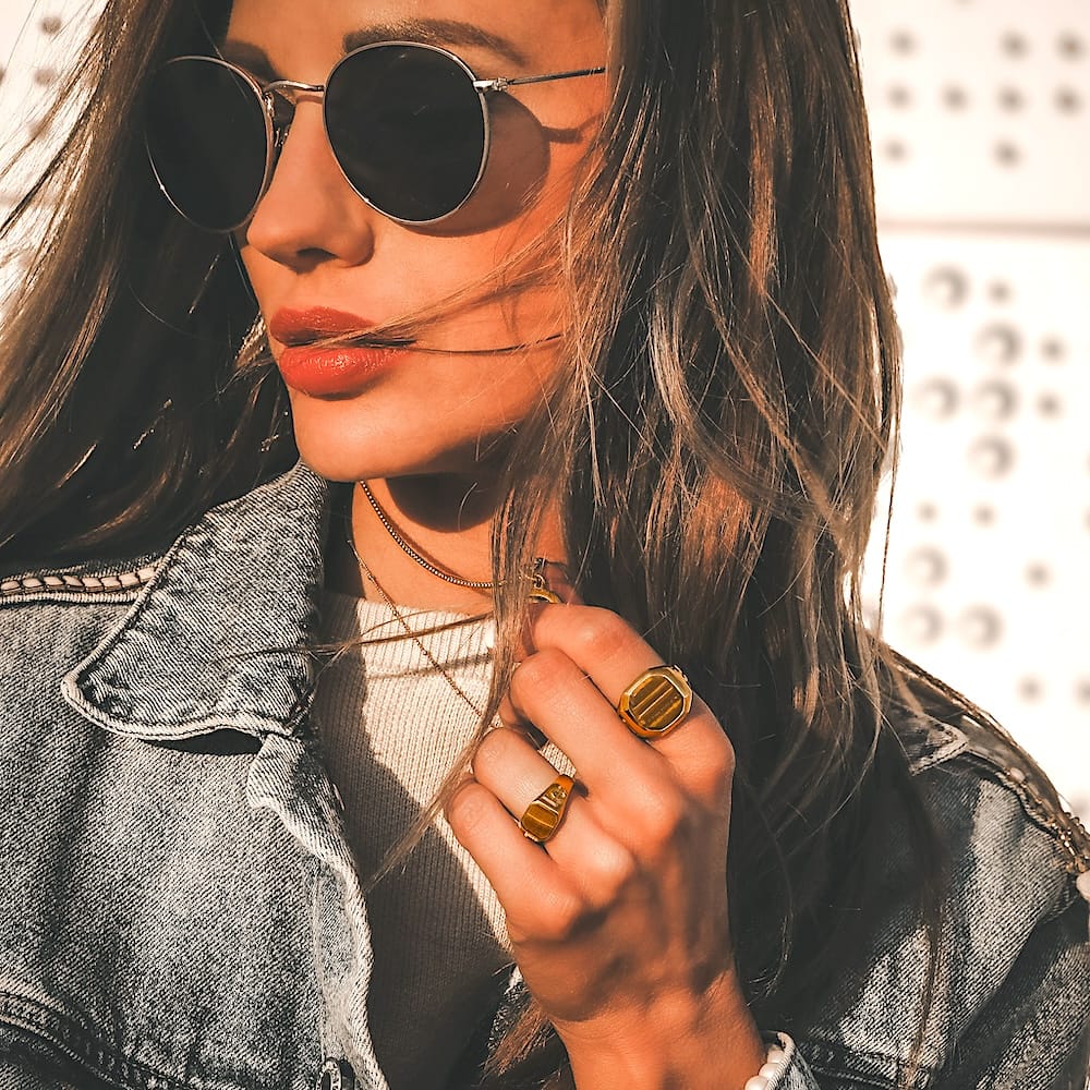 Octa Petit Signet Ring Tiger Gold - Image 4