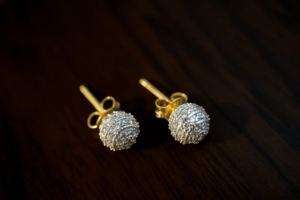 Lustre Studs