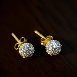 Lustre Studs